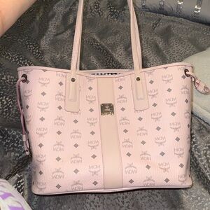 MCM Liz Visetos
Shopper Tote
